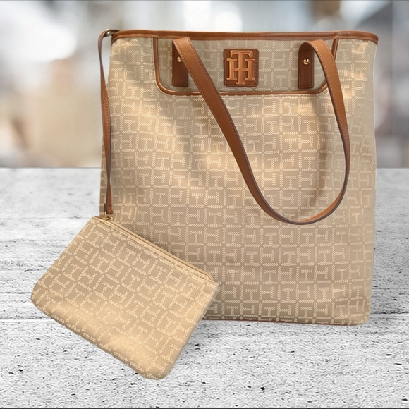 Tommy Hilfiger tote/purse/bag. - Picture 13 of 14